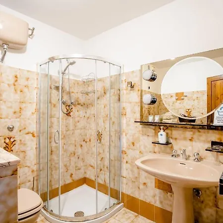 La Casa Sul Fiordo Del Turano Guest house *