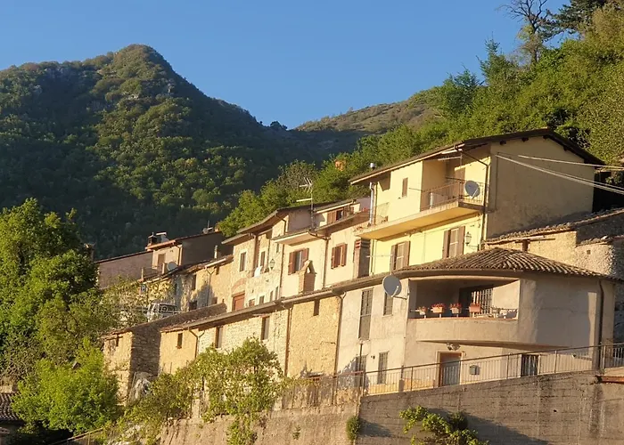La Casa Sul Fiordo Del Turano Penzion 3*